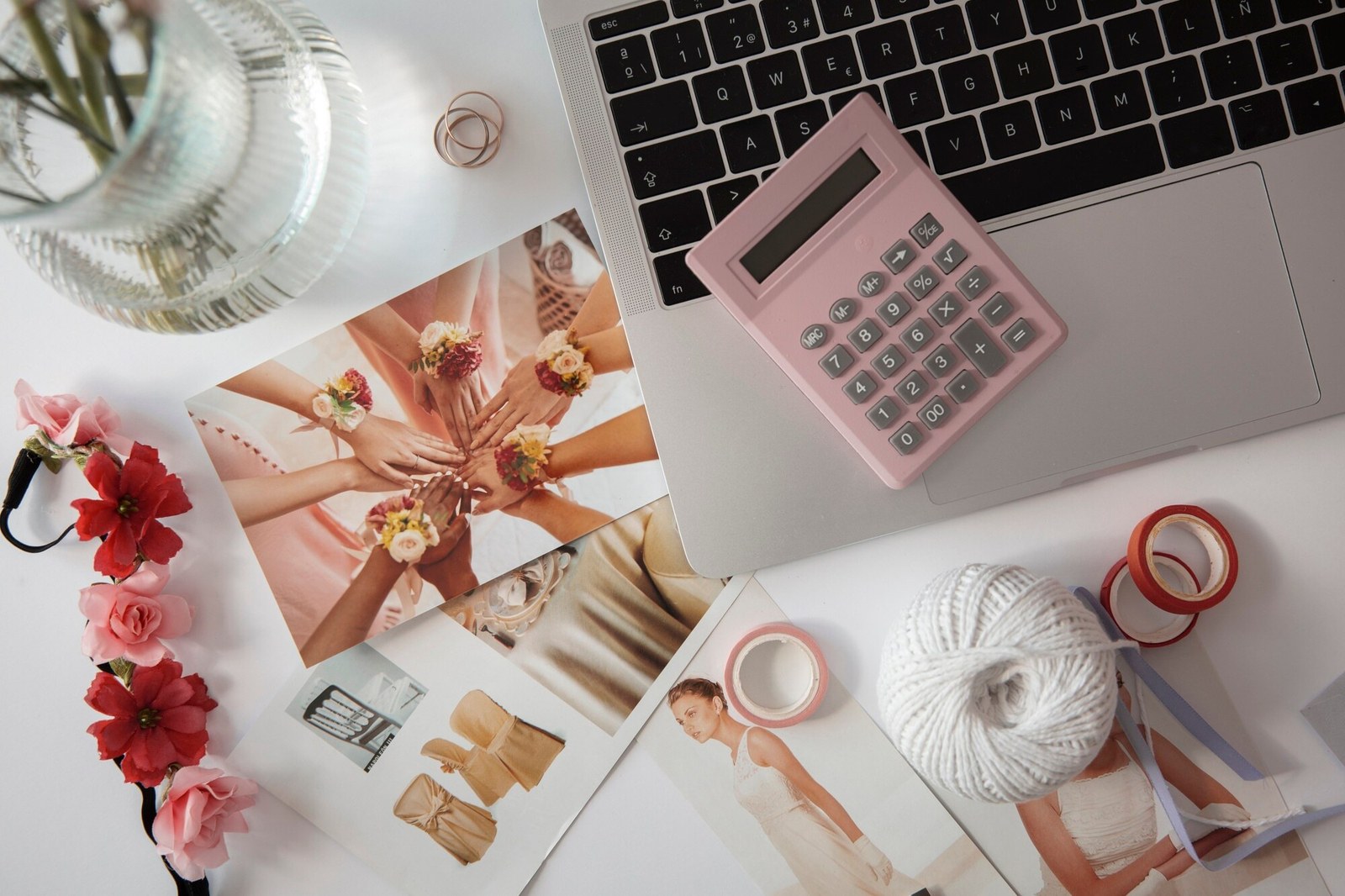 Calculadora y materiales para organizar el presupuesto de boda