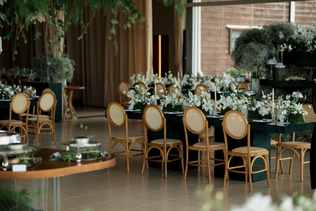 Juego de mesa en una boda para invitados solteros