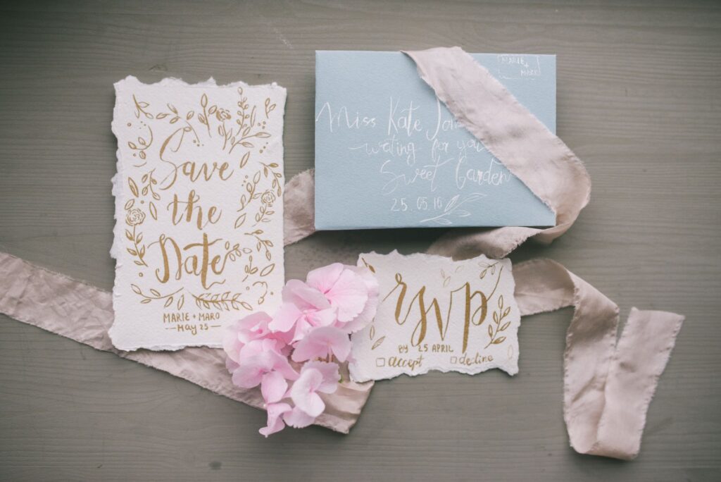 Comparativa de opciones de diseño de save the date