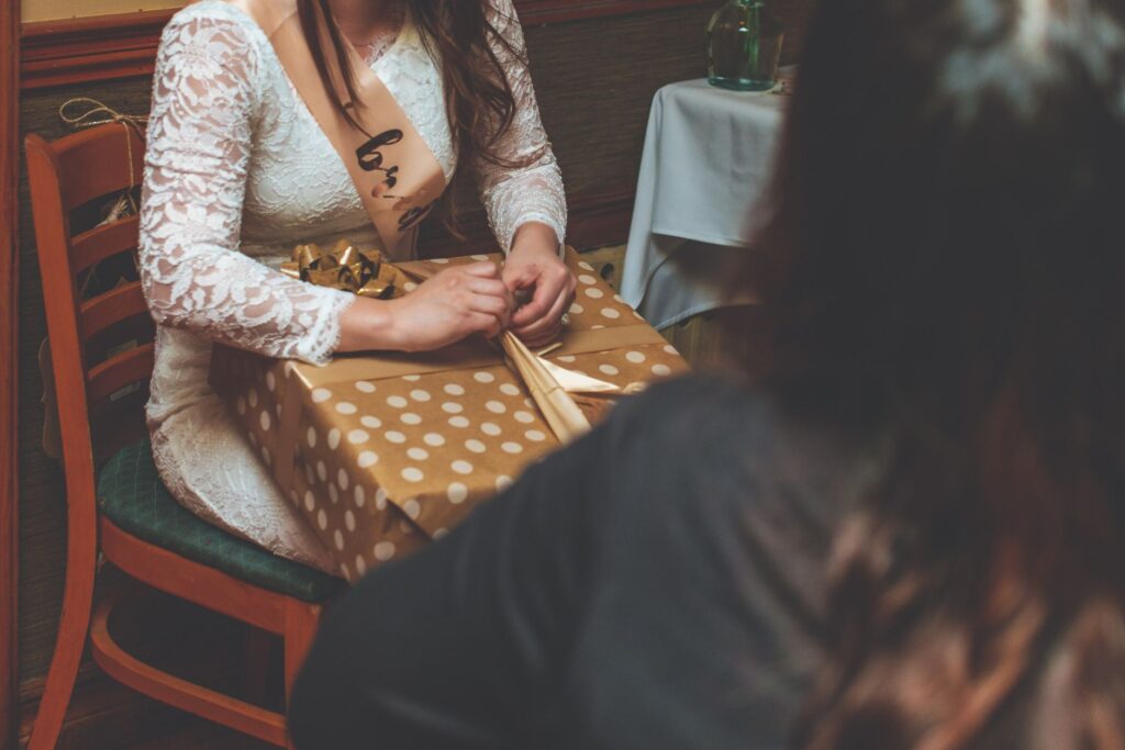 regalo físico en una boda
