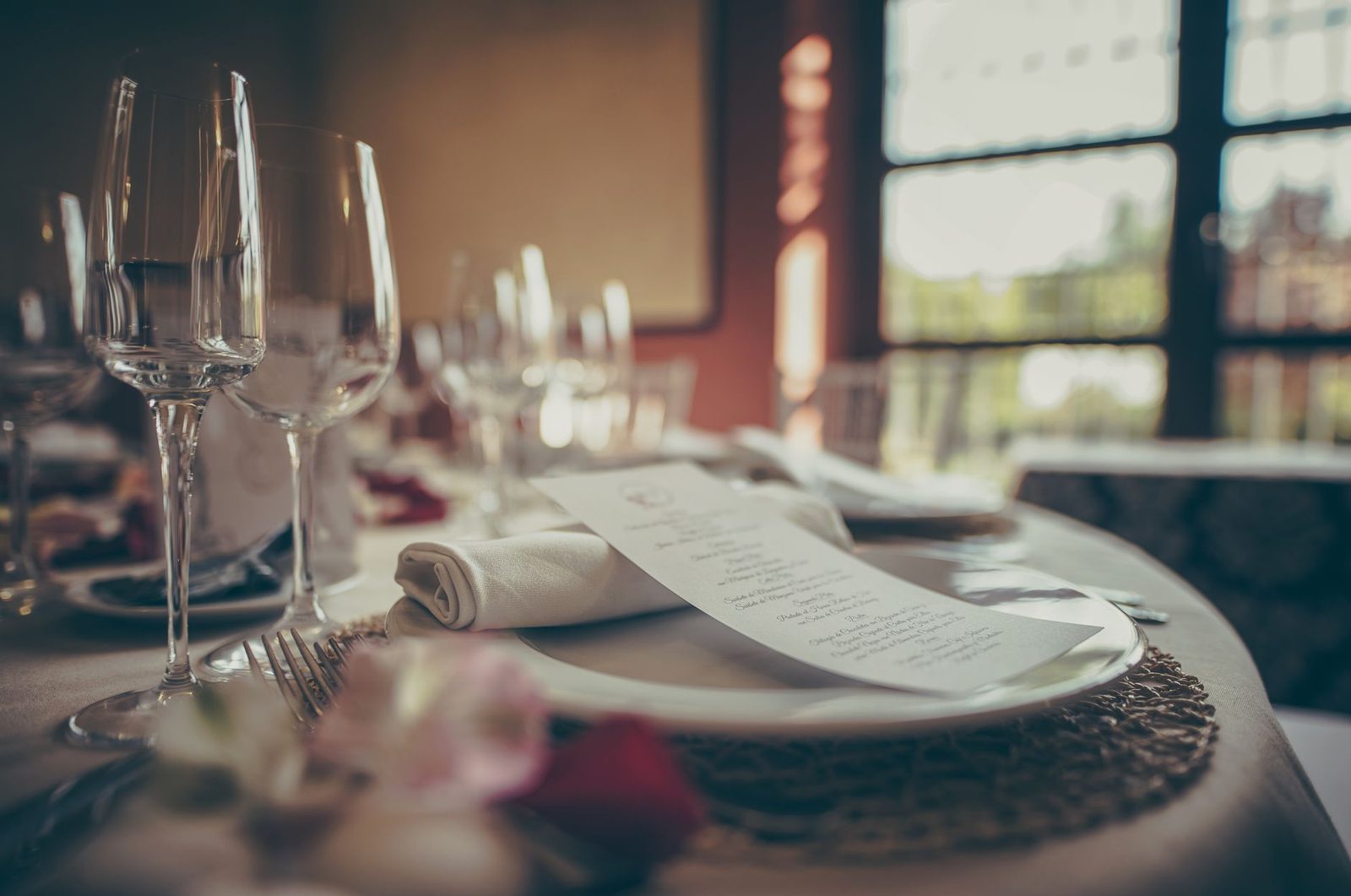 precio menú boda España invitado · Precio del menú de boda en España 2026: cuánto cuesta por invitado por catering